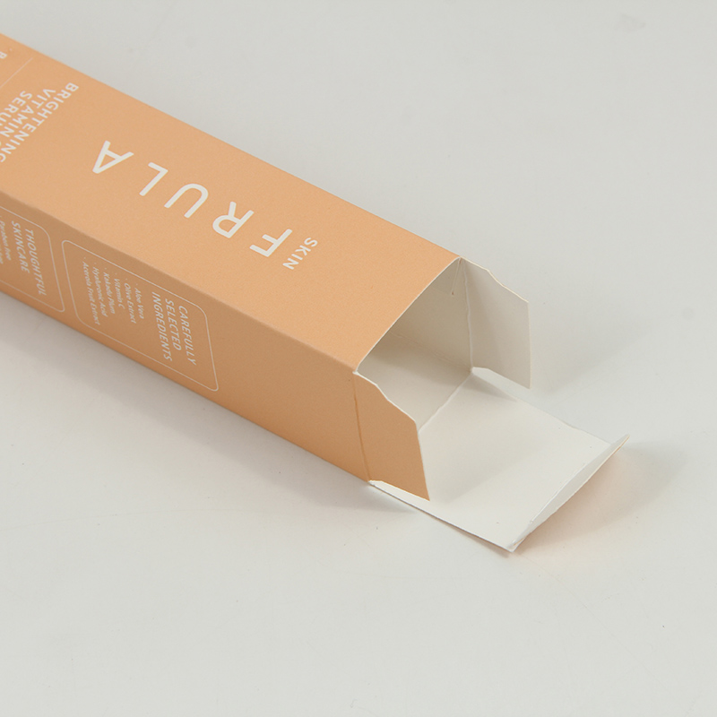 Boîte d'emballage d'huile essentielle de papier recyclable adaptée aux besoins du client avec le logo de relief