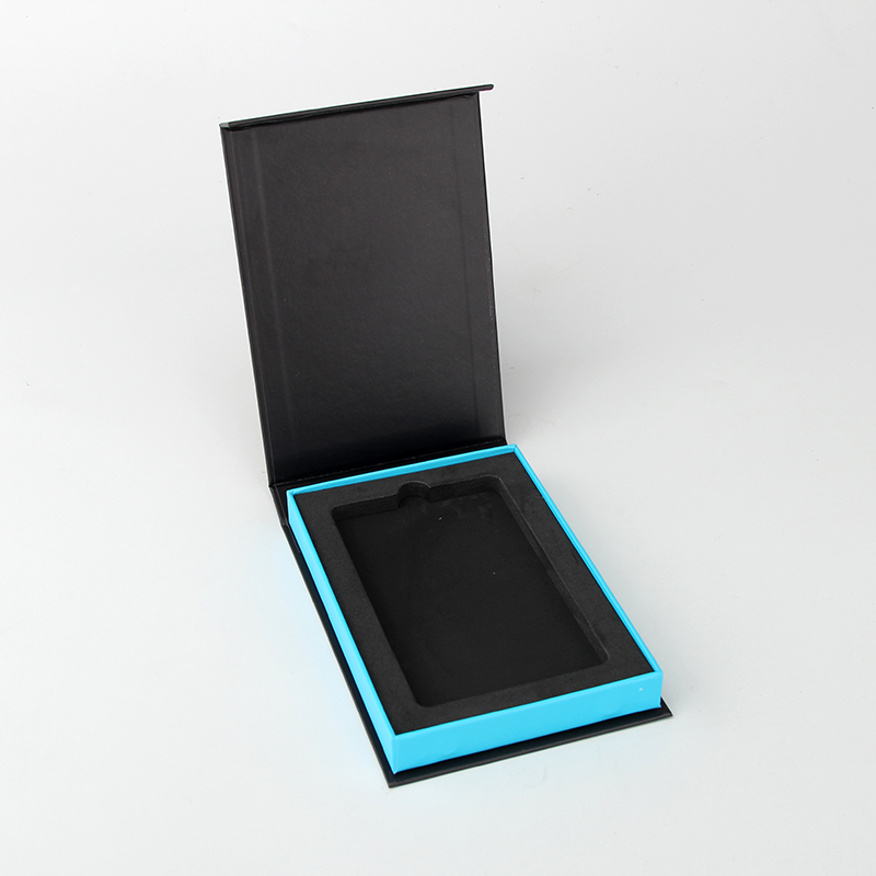Boîte d'emballage de cas de téléphone magnétique en mousse EVA noire mate de luxe personnalisée